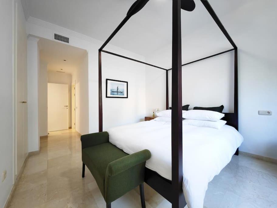 The Heart Of Nueva Andalucia Apartment