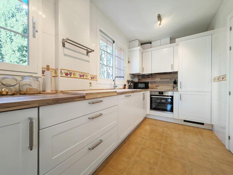 The Heart Of Nueva Andalucia Apartment