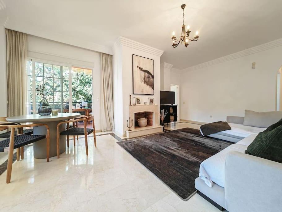 The Heart Of Nueva Andalucia Apartment